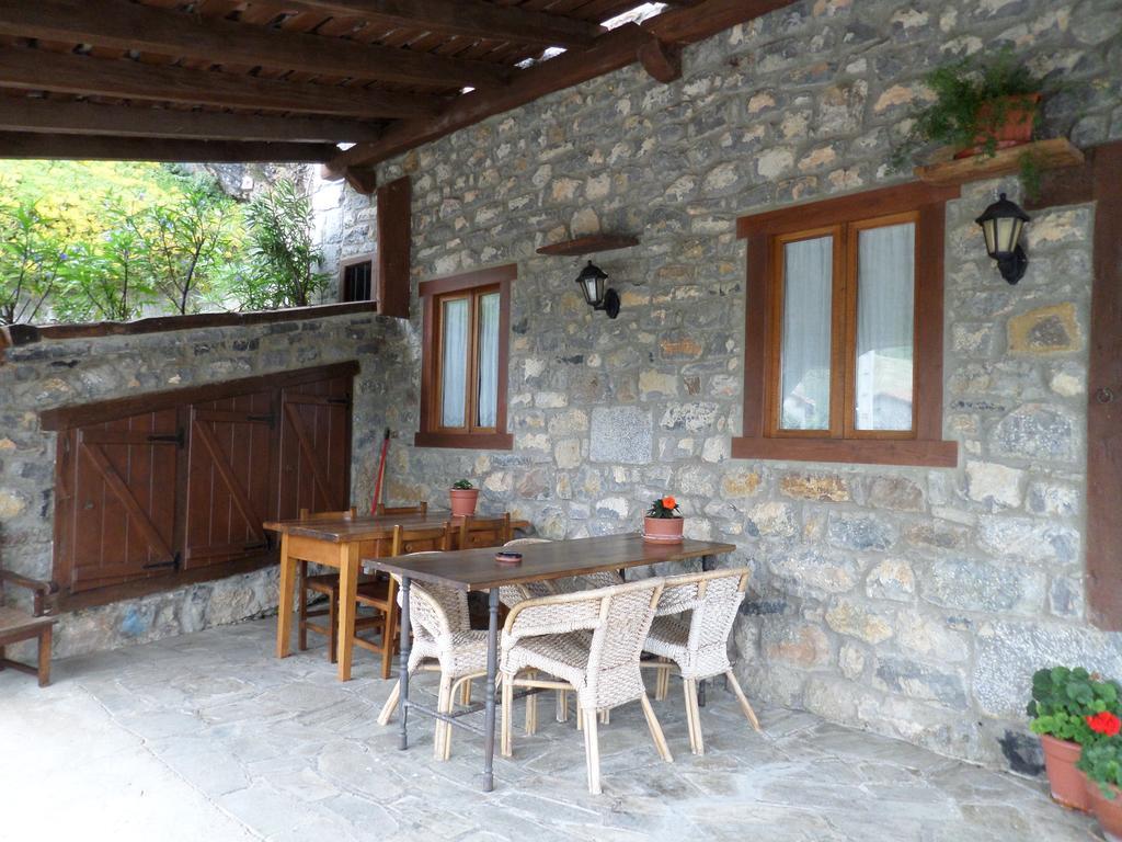 Apartamentos Rurales Las Rocas De Brez Camaleño Kültér fotó
